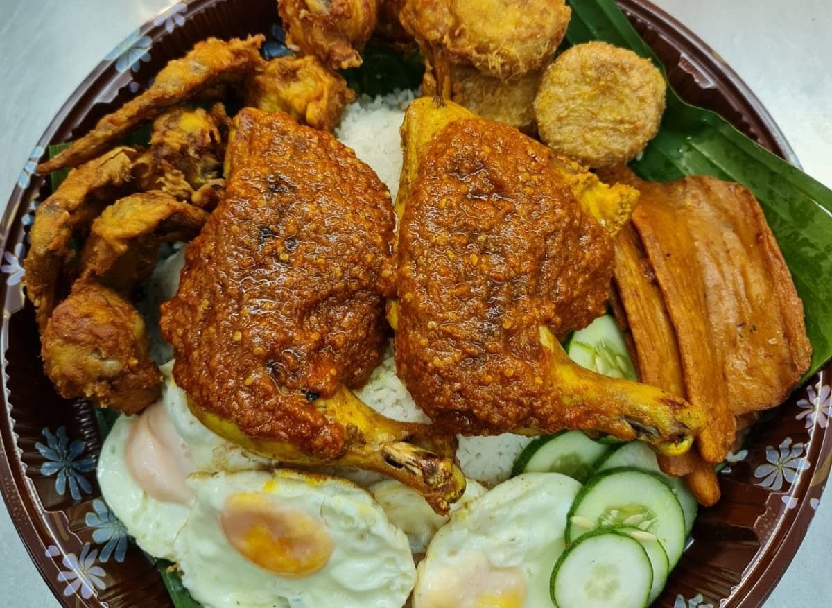 Nasi Lemak Ayam Taliwang by null