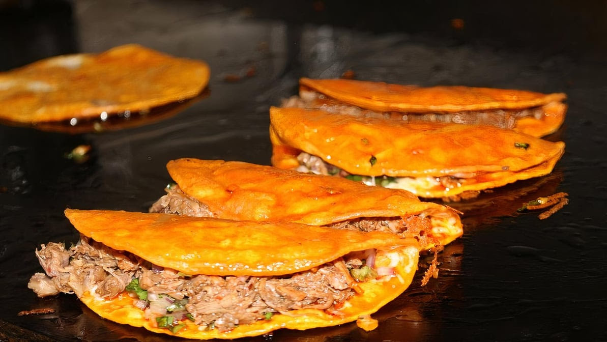 Birrieria Esquivel by null