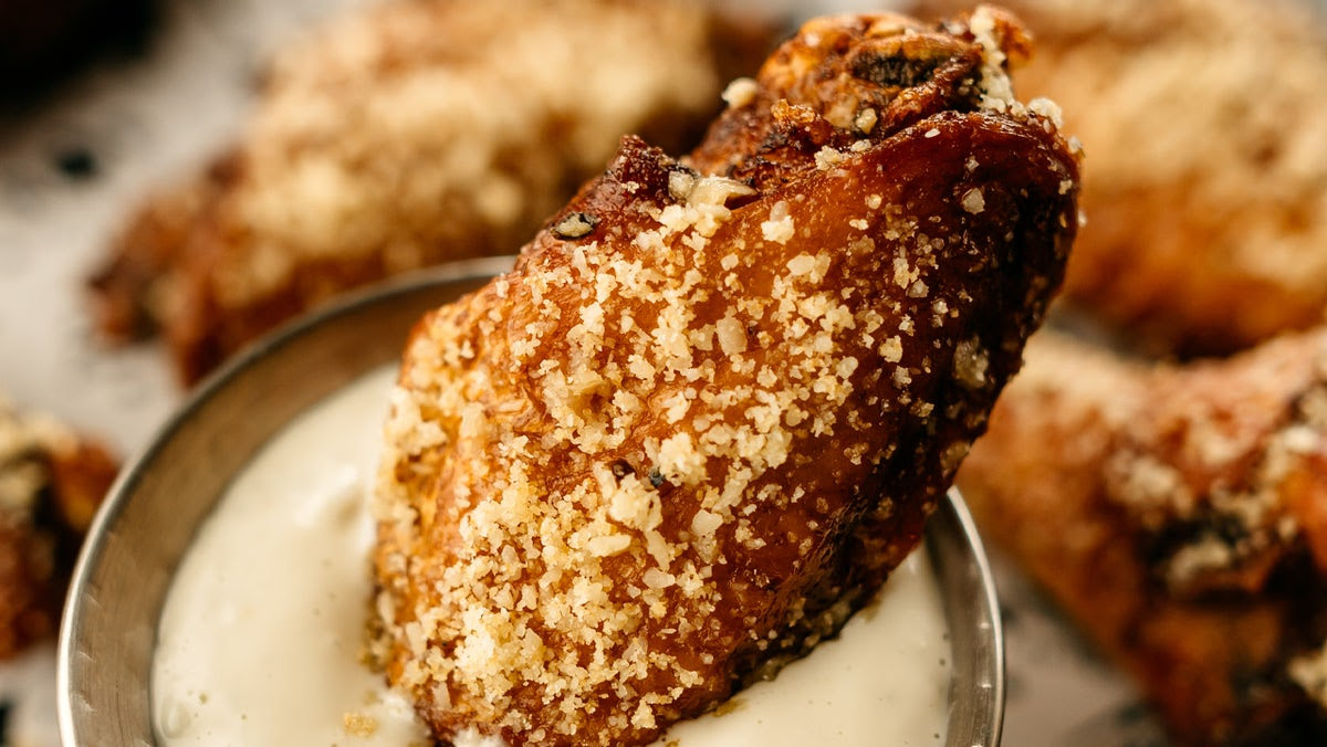 Roosters Run by null