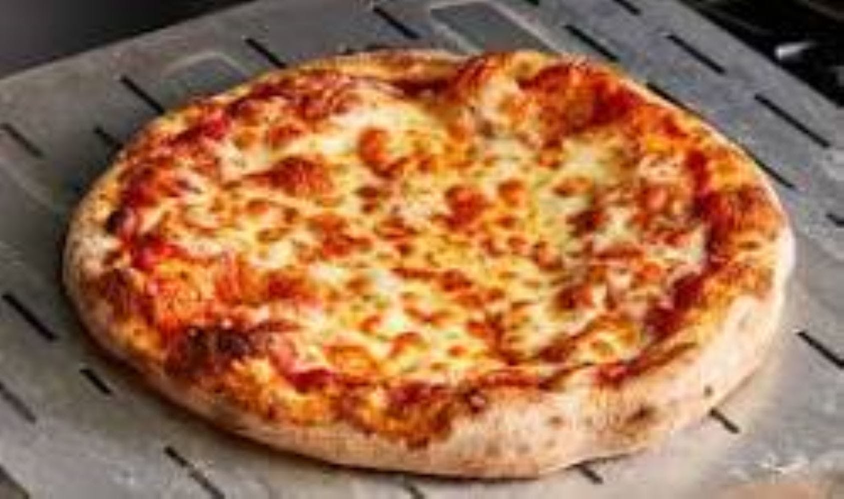 Mama Deluca's Pizza by null