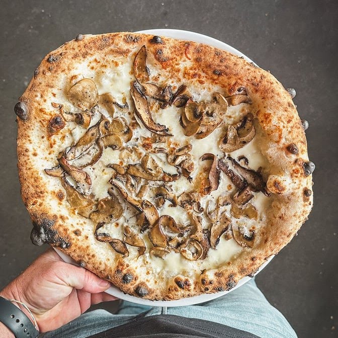 Brigade pizzeria Montreal (Stanley) by null