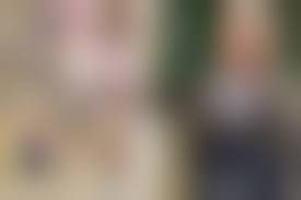 ケバ熟女無修正|ケバイ淫乱美女たちがピンク色まんこを弄りながら生チンポをしゃぶる - Pornhub.com