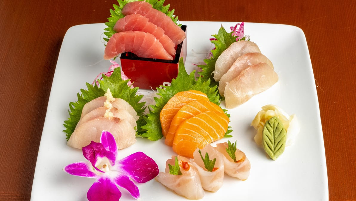 Mirakutei Sushi & Ramen by null