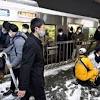 ＪＲ西日本、列車の立ち往生相次ぐ…３本は乗客が最寄り駅まで歩く