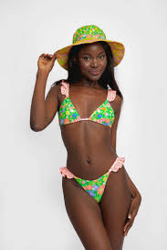 little  ebony in tight bikini |ebony teen bikini - SeaArt Al - 無料AIアート生成器