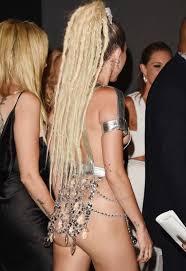 Miley cyrus hits back at bangerz tour jpg x Miley sex tape