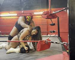 Uiwp entertainment sexy wrestling man women intergender jpg x Intergender match