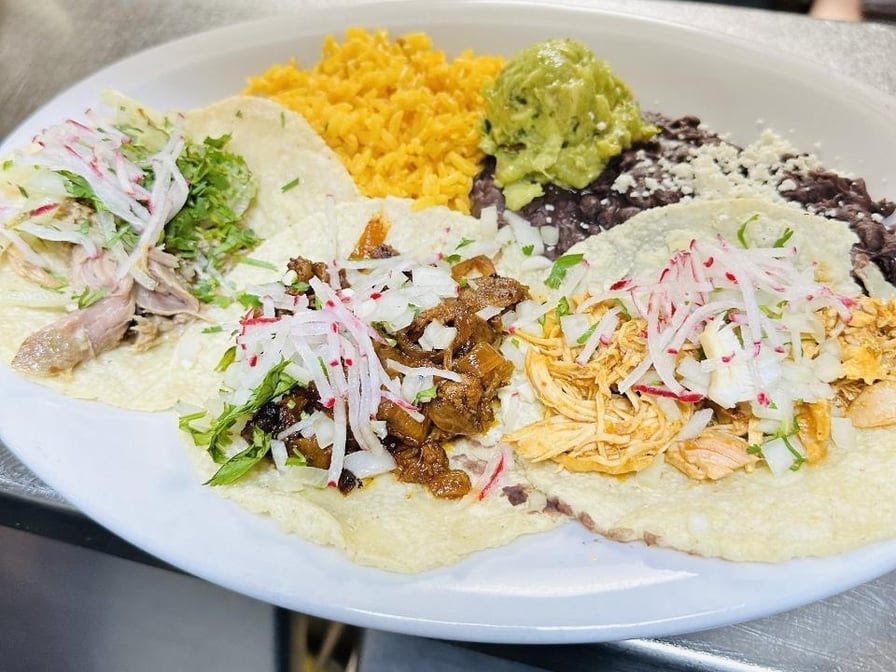 5 Rabanitos Restaurante & Taqueria by null
