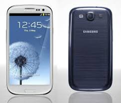 Using an old fashioned push button flip mobile phone jpg x Mature mobile phone videos