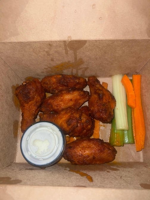 Sports & Social Green Hills by null