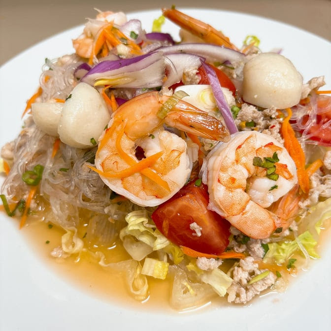 Thai Diner by null