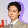 菅田将暉イメチェン失敗？ 坊主姿に「髪型補正ないと…」「弟との ...