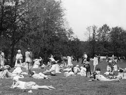  голые при  детях'|До какого возраста родители могут ходить голыми перед ребенком? Отвечают  эксперты