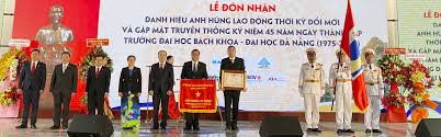 Nguyen dinh nhan received the tiep suc den truong scholarship in photo doan hoa tuoi tre jpg x Xuan truong