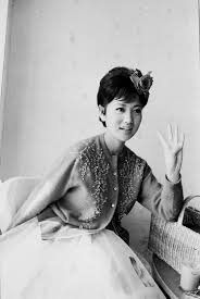 浅丘ルリ子のエロ画像|1971年、結婚した石坂浩二と浅丘ルリ子― スポニチ Sponichi Annex 芸能