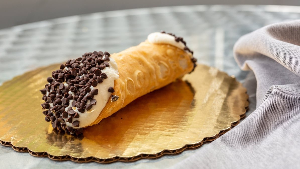 Mike's Pastry - Assembly Row by null