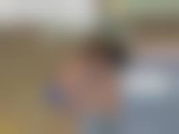 Маленький сын и голая мать|Полностью голая русская мама ходит перед сыном по дому