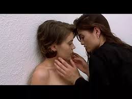 Alyssa milano poison ivy jpg x Alyssa milano sex scene