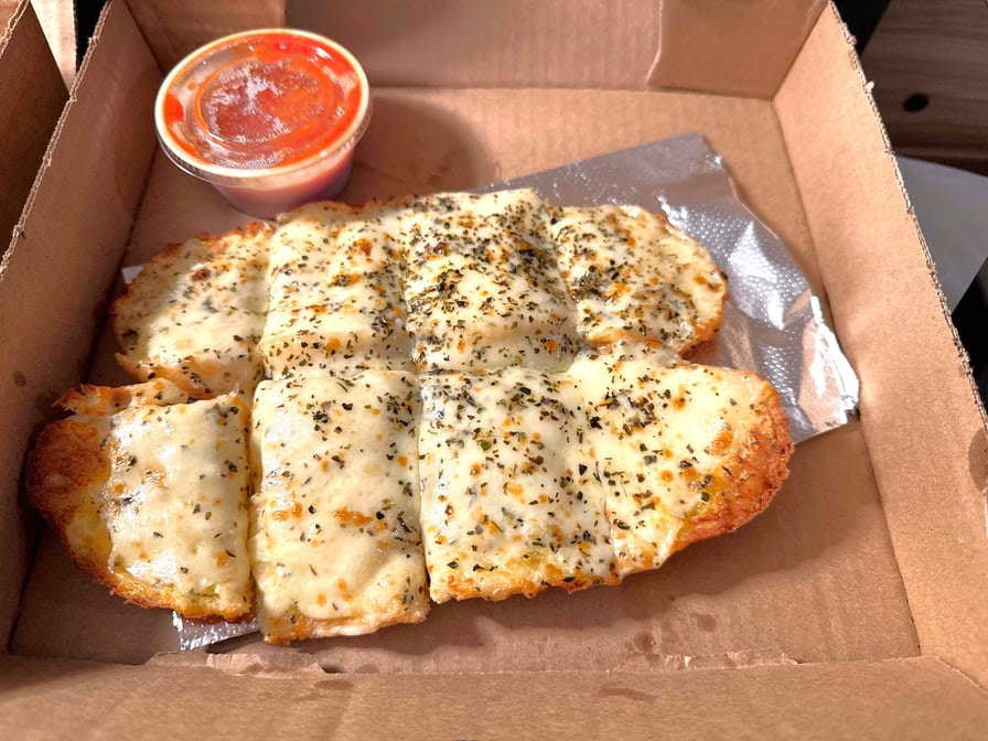 Samee's Pizza Getti by null