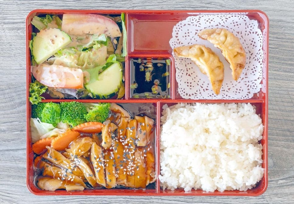 Crane & Elephant by null