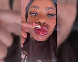 Qybegndhgaaaa jpg x Lip fetish