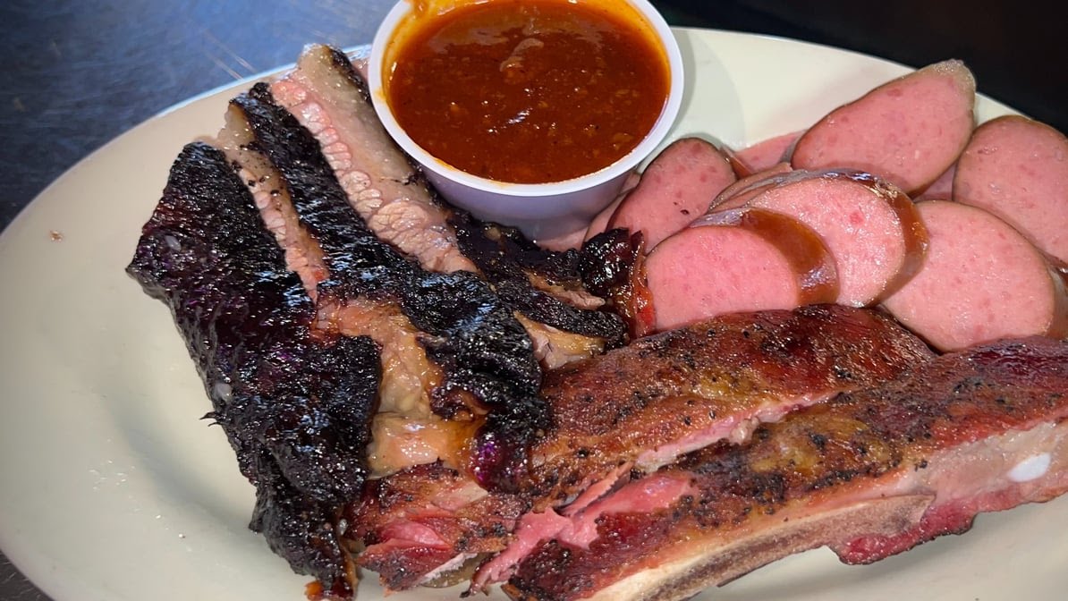 Sammy's Bar-B-Q by null