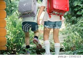 盗撮 登下校小学生|子どもを犯罪被害から守るには? 小学校登下校時のブザーは必須? プロが教える防犯教育 | マイホームマガジン