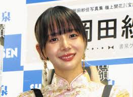 岡田紗佳|岡田紗佳、勝利に向かって麻雀を打てるのはファンのおかげ「ひとりで戦っていたら...」写真集「嶺上開花」インタビュー|芸能人・著名人のニュースサイト  ホミニス