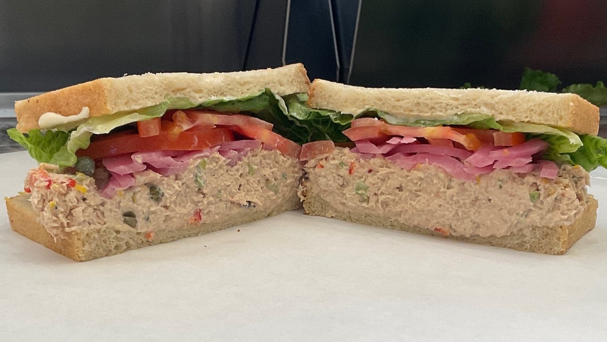 Q's Sandwich Shop by null