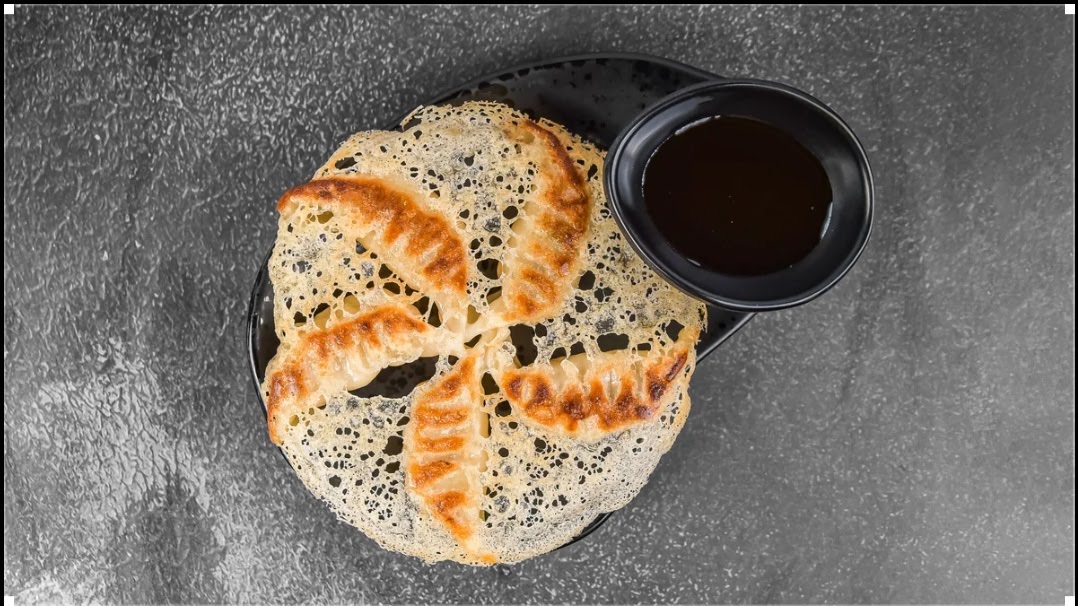 Sizzling House&Noodle by null