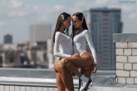 Free videos and pictures of the milton twins jpg x Identical twins