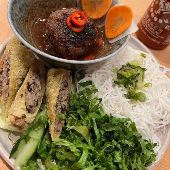 Nom Nam by null