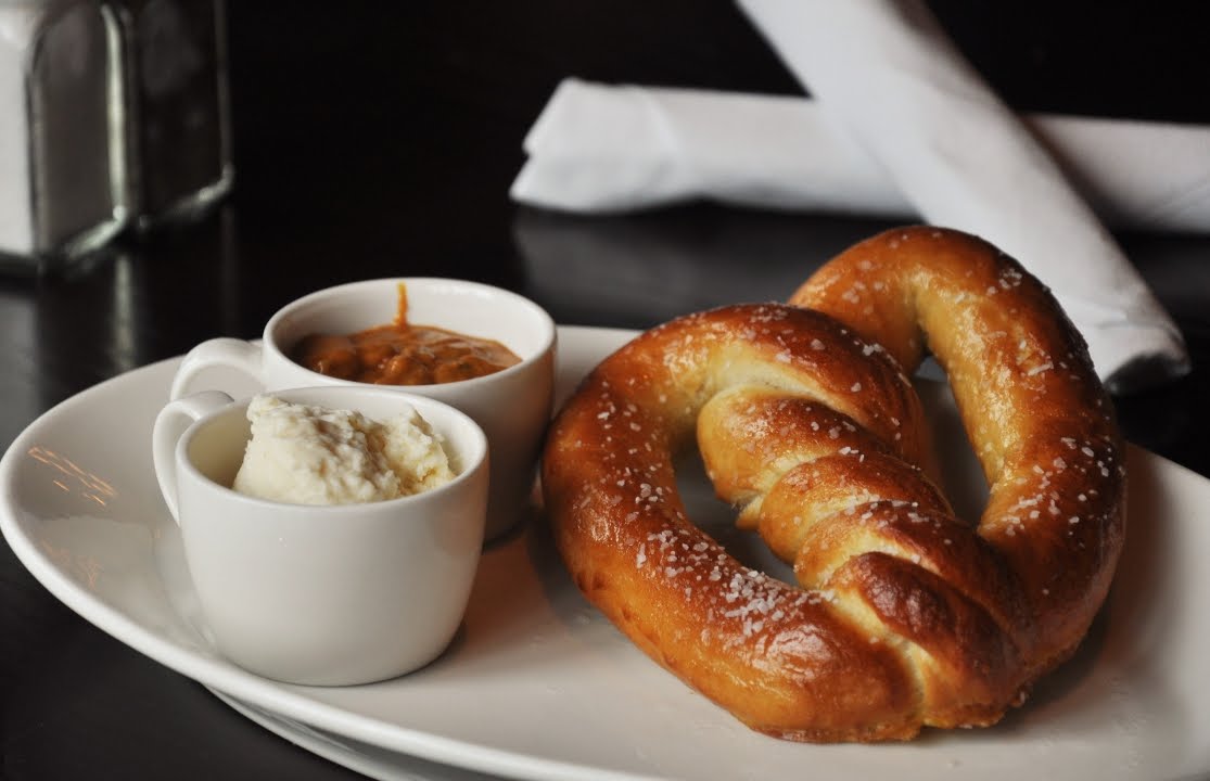 Five Horses Tavern - South End by null