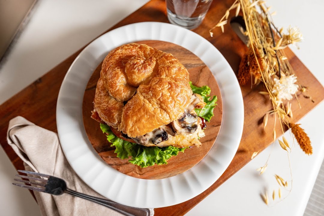 Goose Feathers Cafe & Bakery by null
