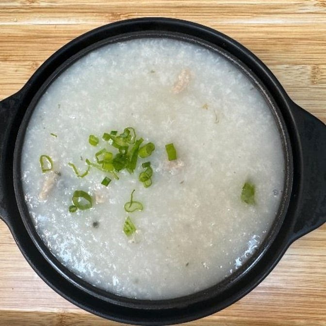 Lee’s Kitchen Noodle & Rice U Dub by null