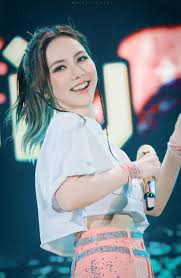 Sexinsex 邓紫棋|邓紫棋晒连身泳装照·白滑美背全露- 娱乐- 国外娱乐- 中港台