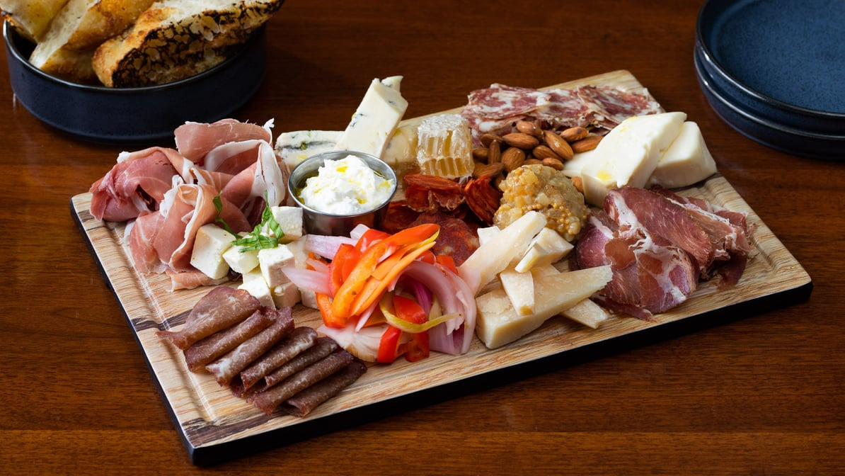 Strega Italiano Seaport by null