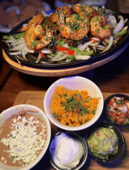 Mariposa Cocina & Cocktails by null