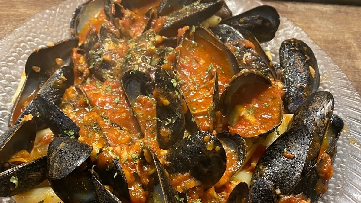 Tavern & Table by null