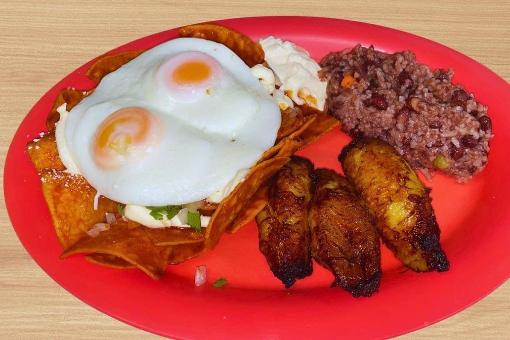 Las Cazuelas Restaurant & Pupuseria by null
