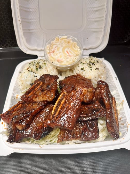 LEFTY-J’S ISLAND FAVORITES (Twain Ave) by null