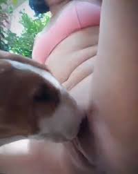 Su propia madre la ha pervertido para tener sexo con la mascota de la casa jpg x Mujeres teniendo sexo con animales