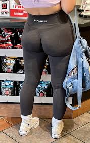 Fit girl candid yoga pants sexy candid girls jpg x Yoga pants candid