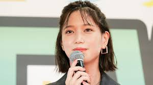 本田翼　Tokyo-Hot|本田翼がブルーのシースルードレスで魅了【第30回東京国際映画祭】 | POP WAVE | ポップな波を感じれるエンタメディア