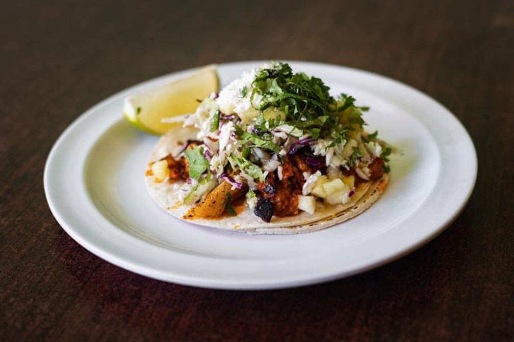 Uno Mas Taqueria y Cantina by null