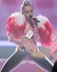 Miley cyrus wrecking ball porn musik video jpg x Miley cyrus video
