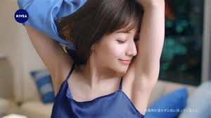 おばさん 前屈み 盗撮|買い物胸チラ画像103枚!商品選びで前屈みになった人妻やギャルの谷間・ブラジャー盗撮まとめ 女神ちゃんねる - 前屈み 胸 チラ