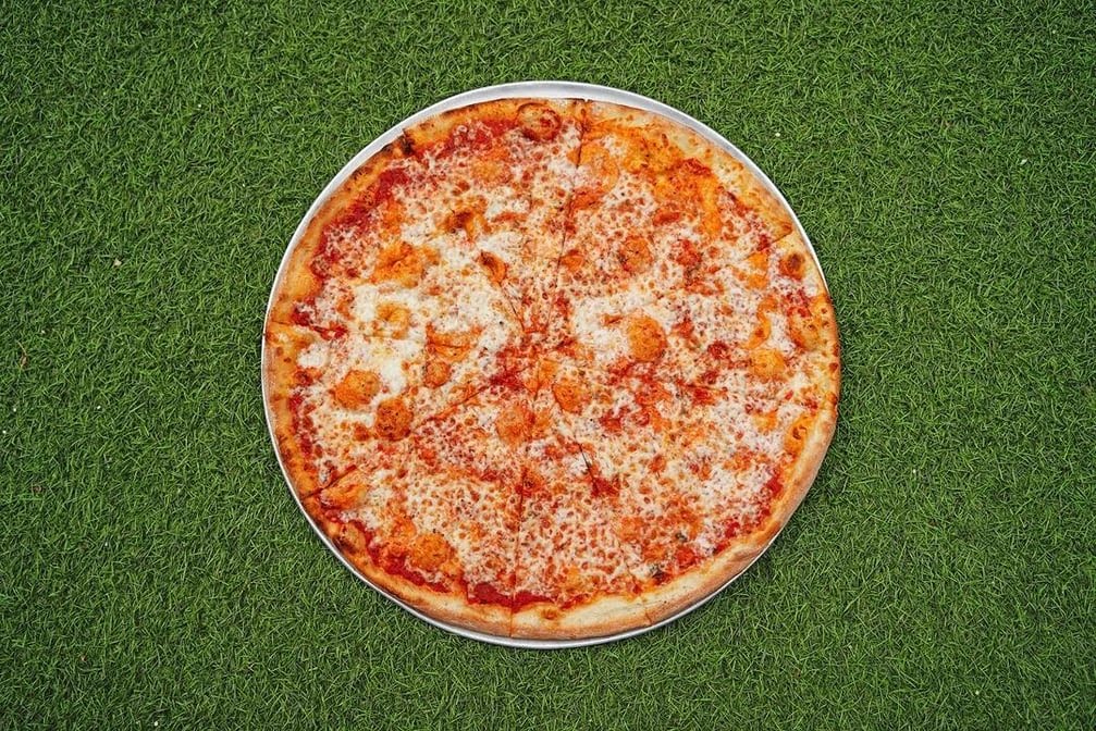 Toss Pizzeria & Pub by null