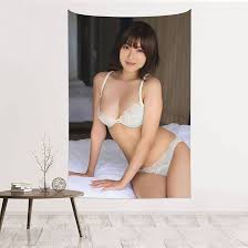 浜辺みなみ　アイコラ　|浜辺美波がド派手メイクで変身！？小悪魔な微笑みに萩原利久もドキっ！ JA共済WEB動画「先輩とみなみちゃん」 - YouTube