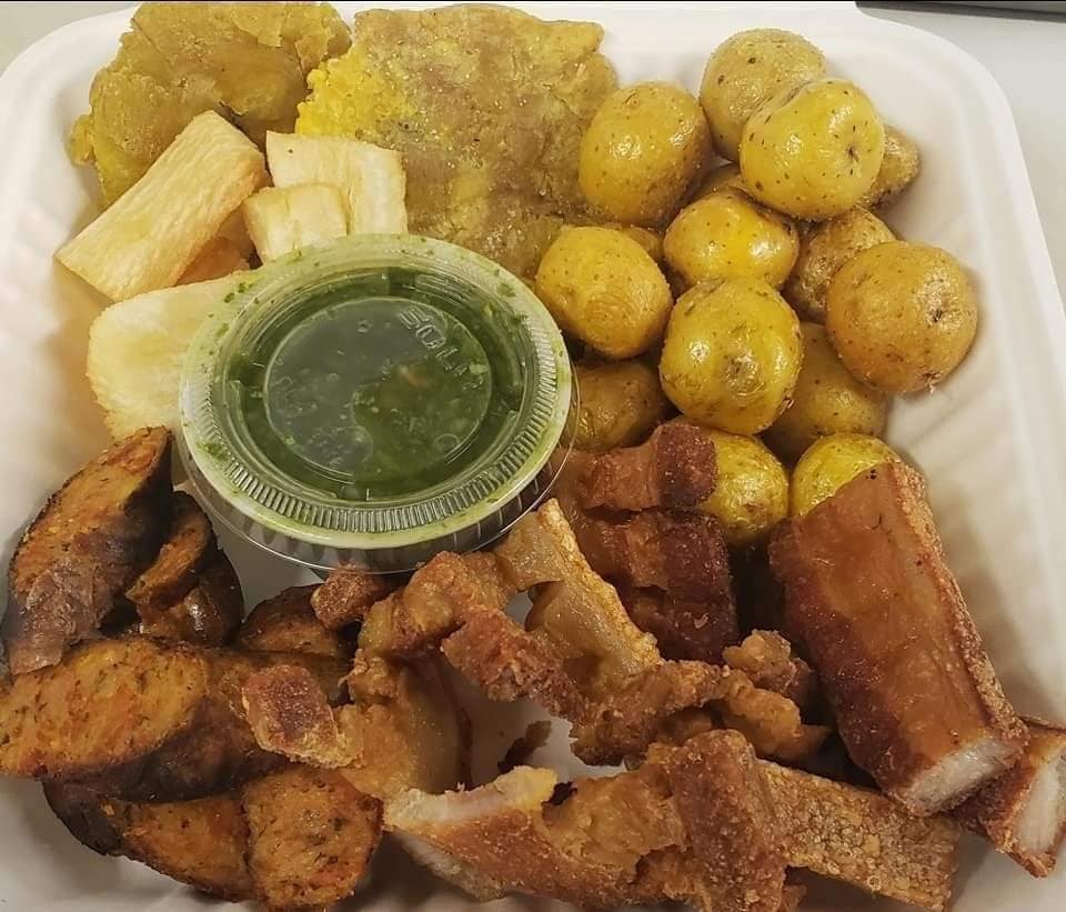 Empanadas Colombianas Luis Panes by null